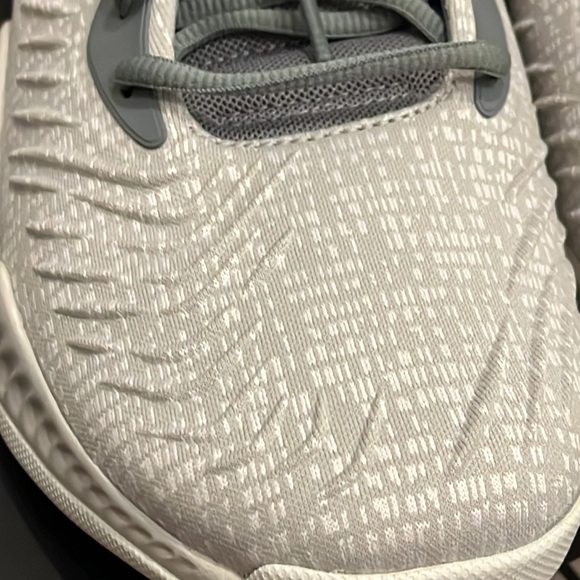 Adidas Mad Bounce 2018 Basketball Shoes Sneakers new grey Mens Size 14 - Picture 7 of 13